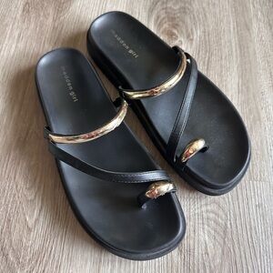 Madden Girl Black Gold Caribbean Strappy Sandal Women's SIze 8.5
